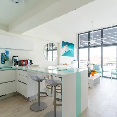 Apartment Climatise Avec Parking Et Balcon A - Fr-1-319-459 *