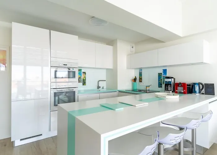 Apartment Climatise Avec Parking Et Balcon A - Fr-1-319-459