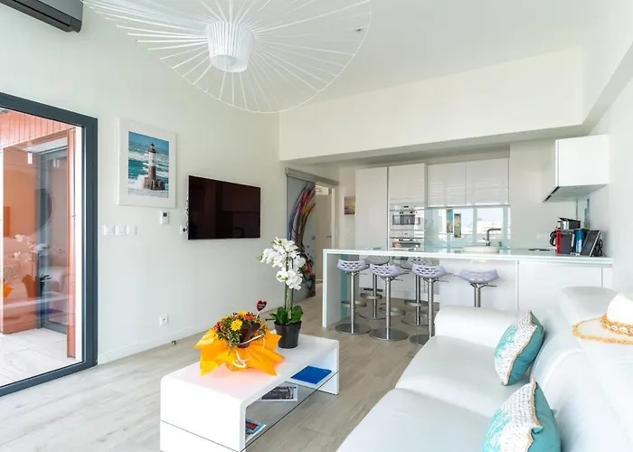 Apartment Climatise Avec Parking Et Balcon A - Fr-1-319-459 *